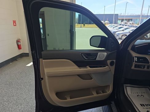 Used 2024 Lincoln Navigator L Reserve image 38