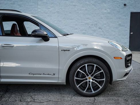 Used 2021 Porsche Cayenne Turbo S AWD/4WD image 16