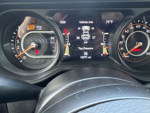 Used 2025 Jeep Wrangler Unlimited Sport AWD/4WD image 34