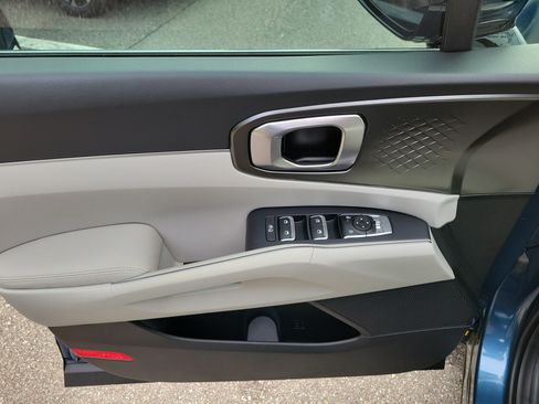 Certified 2025 Kia Sorento EX FWD image 20