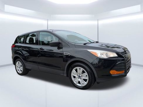 Used 2015 Ford Escape S FWD image 2