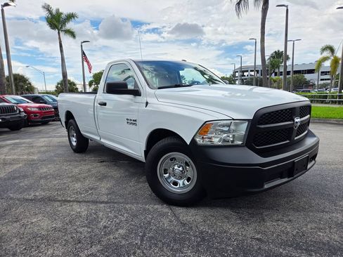 Used 2018 RAM 1500 Express RWD image 2