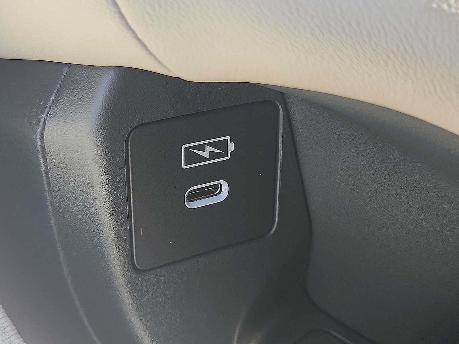 Certified 2026 Honda HR-V LX image 25