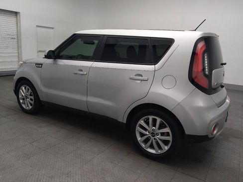Used 2019 Kia Soul + image 3