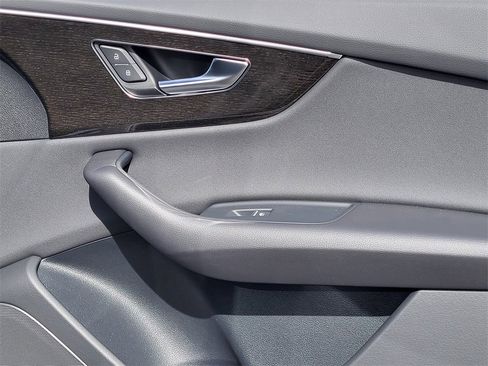 New 2025 Audi Q8 Premium image 13