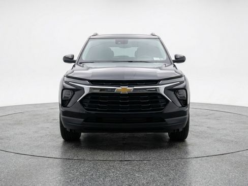 Used 2025 Chevrolet TrailBlazer LT w/ Driver Confidence Package image 2