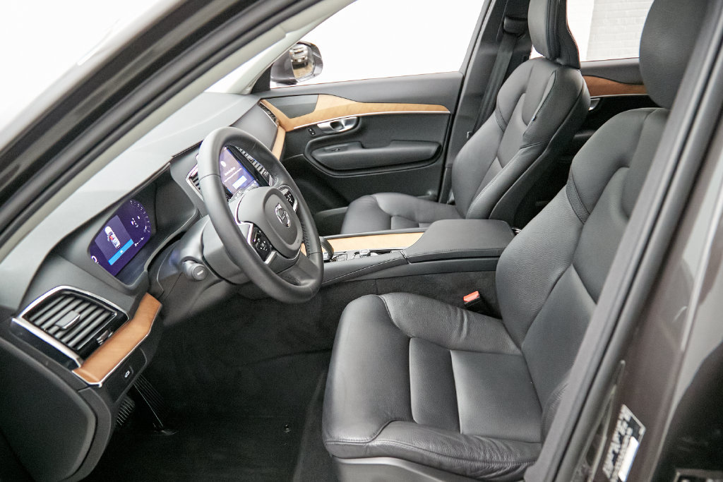 Certified 2024 Volvo XC90 B6 Plus w/ Protection Package Premier AWD/4WD image 18