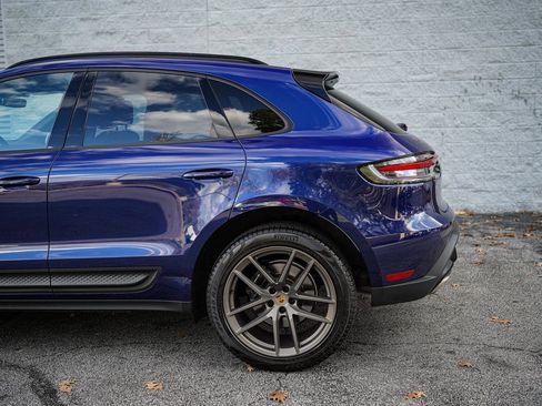 Used 2023 Porsche Macan w/ Premium Package Plus image 11