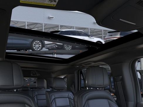 New 2026 Lincoln Navigator Reserve AWD/4WD image 22