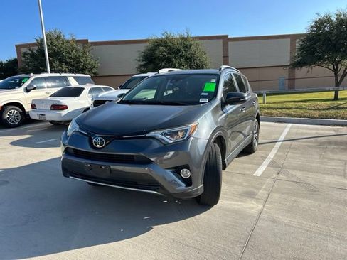 Used 2016 Toyota RAV4 XLE w/ Convenience Package FWD image 7