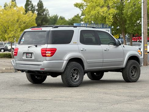 Used 2002 Toyota Sequoia SR5 RWD image 5