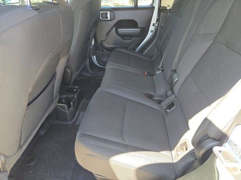 Used 2022 Jeep Gladiator Sport AWD/4WD image 13