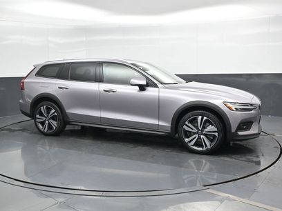 New 2026 Volvo V60 B5 Cross Country Plus w/ Climate Package