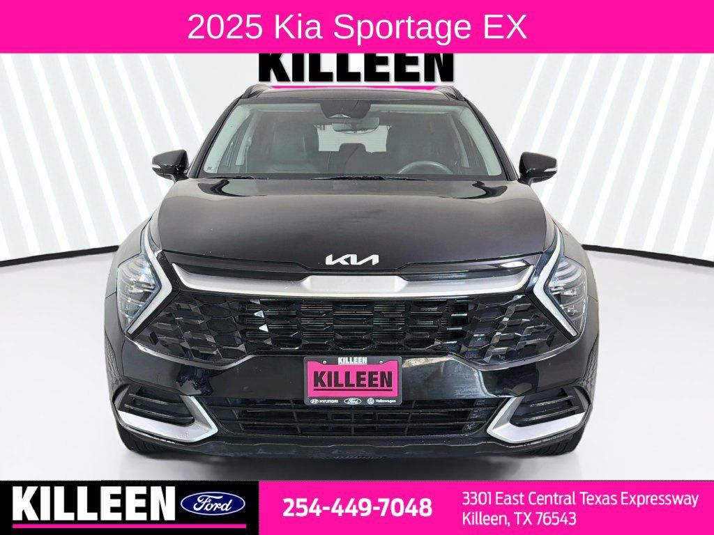 Used 2025 Kia Sportage EX w/ Premium Package FWD image 2