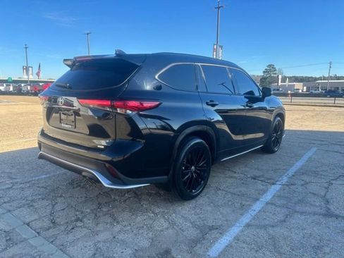 Used 2023 Toyota Highlander XSE image 18