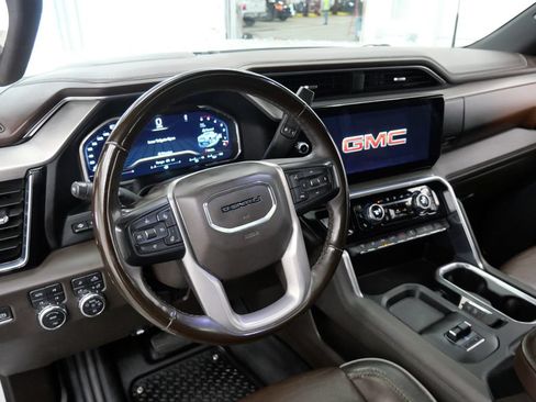 Used 2024 GMC Sierra 2500 Denali w/ Denali Reserve Package AWD/4WD image 12