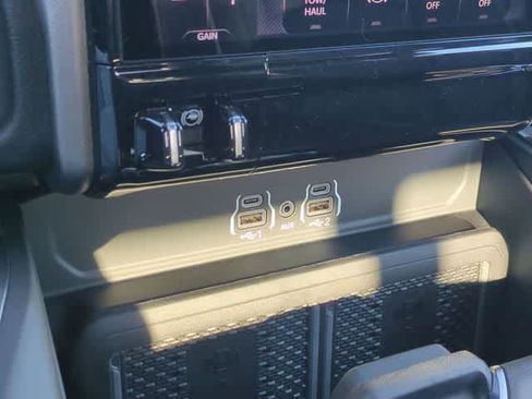 New 2026 RAM 2500 Laramie AWD/4WD image 32