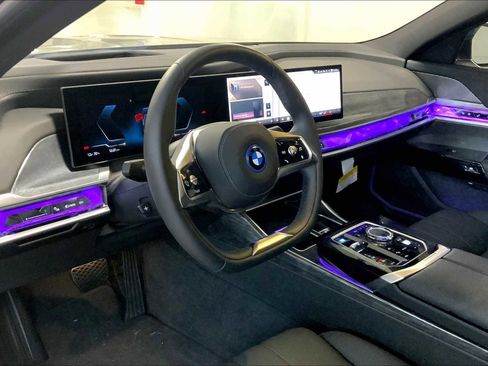 New 2025 BMW i7 xDrive60 image 8