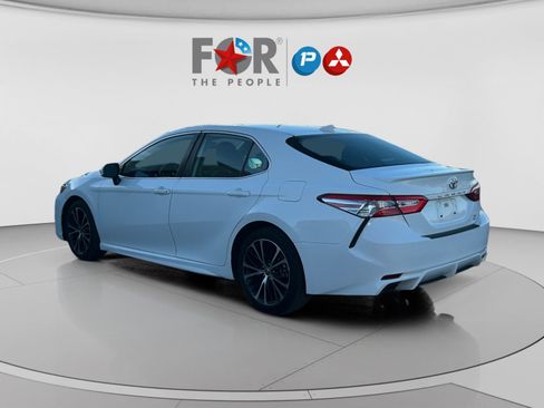 Used 2020 Toyota Camry SE w/ Cold Weather Package image 3