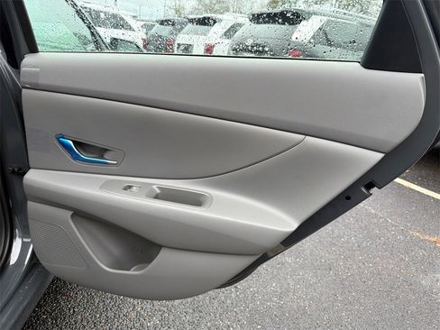 New 2026 Hyundai Elantra SE image 16