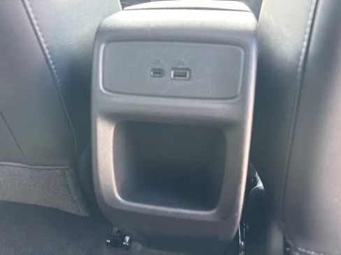 Used 2025 Chevrolet Trax LT FWD image 14