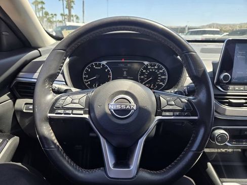 Used 2024 Nissan Altima 2.5 SR FWD image 19