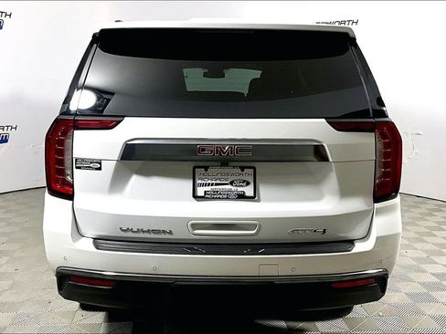 Used 2024 GMC Yukon XL AT4 w/ Technology Package AWD/4WD image 4