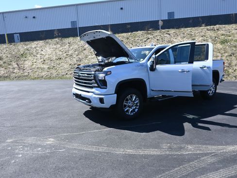 New 2026 Chevrolet Silverado 3500 High Country w/ High Country Premium Package AWD/4WD image 21