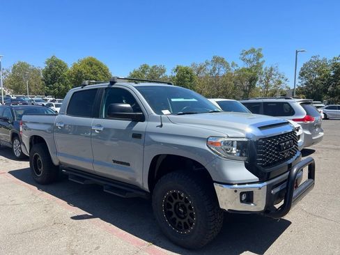 Used 2019 Toyota Tundra Limited w/ Limited Premium Package AWD/4WD image 2