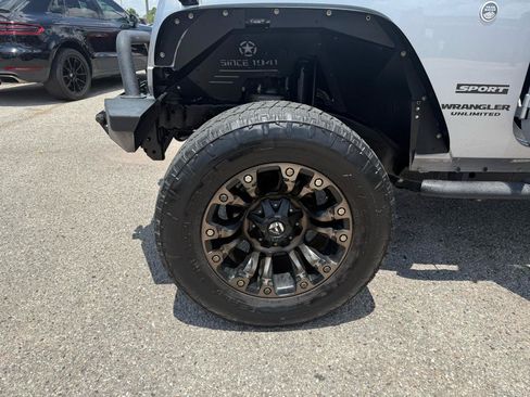 Used 2017 Jeep Wrangler Unlimited Sport w/ Connectivity Group AWD/4WD image 22