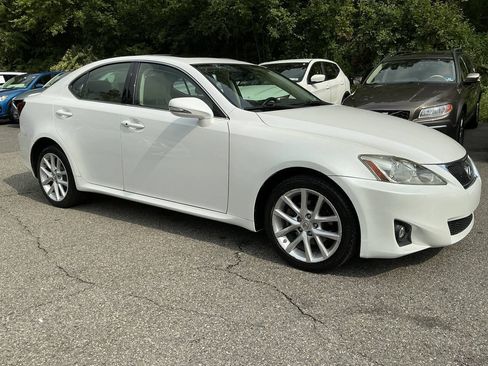 Used 2011 Lexus IS 250 AWD w/ Premium Pkg Value Edition image 3