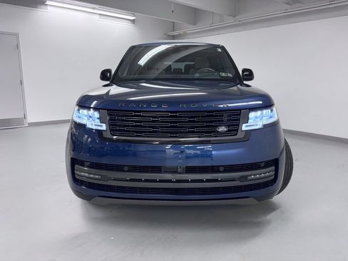 Used 2024 Land Rover Range Rover Long Wheelbase SE AWD/4WD image 3