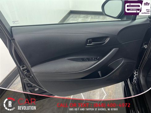 Used 2024 Toyota Corolla LE FWD image 35