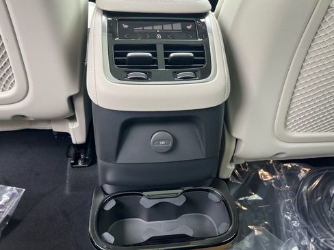 New 2026 Volvo XC90 T8 Ultra w/ Protection Package Premier AWD/4WD image 21