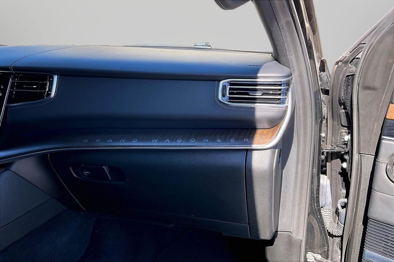 Certified 2024 Jeep Grand Wagoneer L 4WD image 21