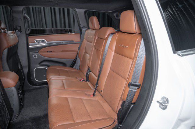 Used 2018 Jeep Grand Cherokee Summit AWD/4WD image 11