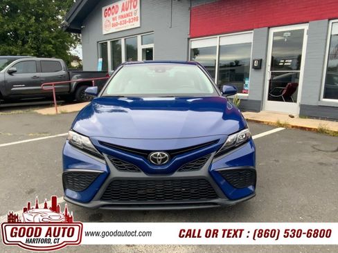 Used 2024 Toyota Camry SE FWD image 2