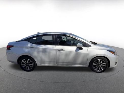 Used 2025 Nissan Versa SV image 16