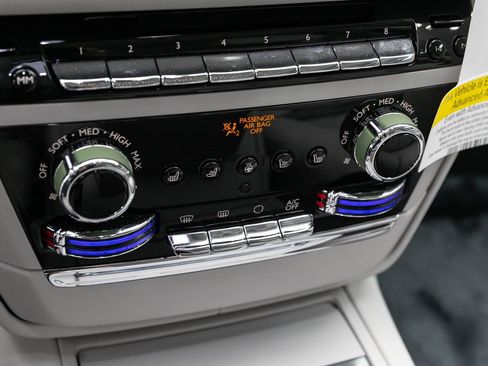 Used 2024 Rolls-Royce Phantom Extended Wheelbase w/ Leather Finishing Pack image 23