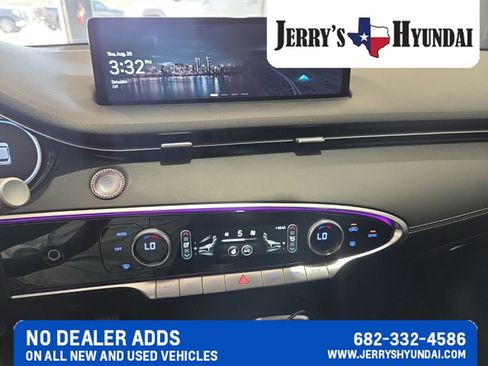 Used 2022 Genesis GV70 2.5T w/ Advanced Package AWD/4WD image 13