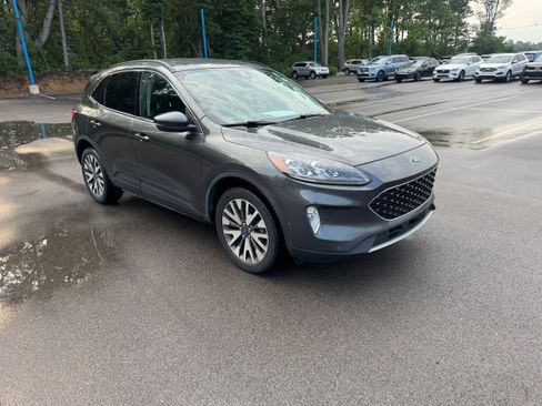 Used 2020 Ford Escape Titanium AWD/4WD image 3