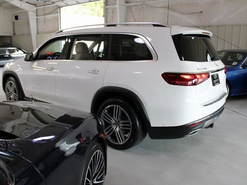 Used 2024 Mercedes-Benz GLS 450 GLS 450 4MATIC image 47