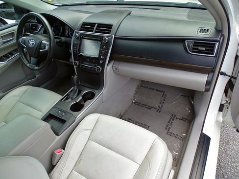Used 2015 Toyota Camry XLE w/ Moonroof Package FWD image 38