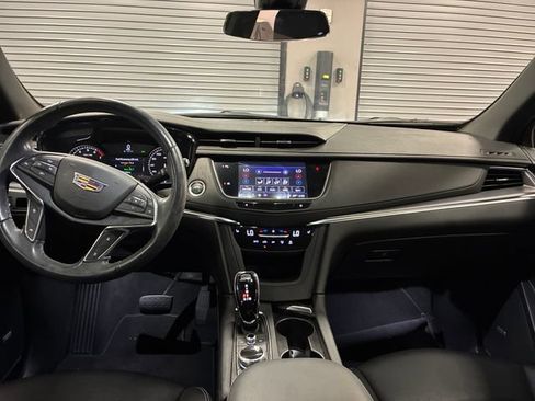 Certified 2023 Cadillac XT5 Luxury FWD image 12