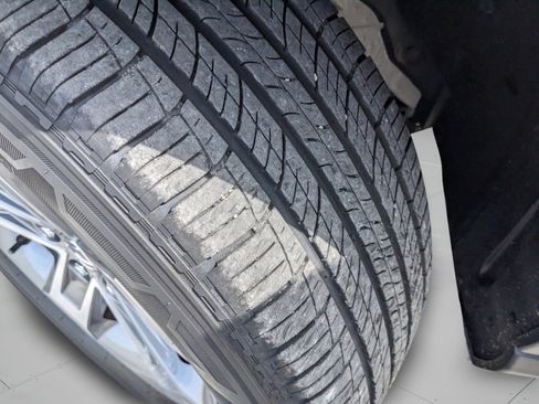 Used 2024 Honda Pilot EX-L image 10