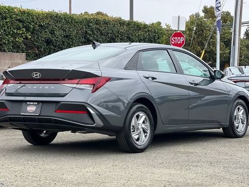 New 2026 Hyundai Elantra SE FWD image 6