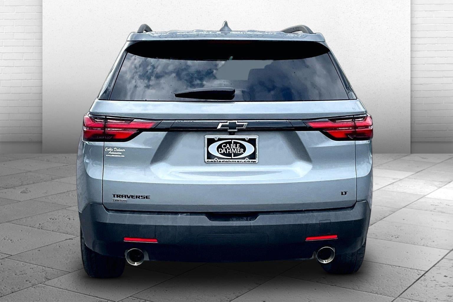 Used 2024 Chevrolet Traverse LT FWD image 3