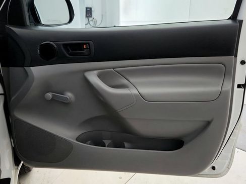 Used 2014 Toyota Tacoma 2WD Regular Cab image 17