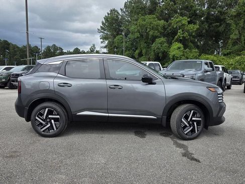 Used 2026 Nissan Kicks SV FWD image 31