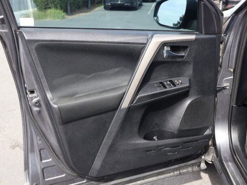 Used 2015 Toyota RAV4 XLE FWD image 15